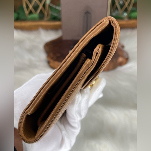 (MT49) Authentic Pre-Loved Louis Vuitton Mahina Portefeuille Amelia Wallet - Picture 4 of 16